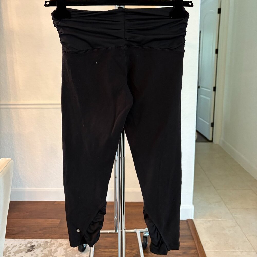 Lululemon Run Tempo Crop Black Mesh Knee Panel Scrunched Gathered Sides Leggings